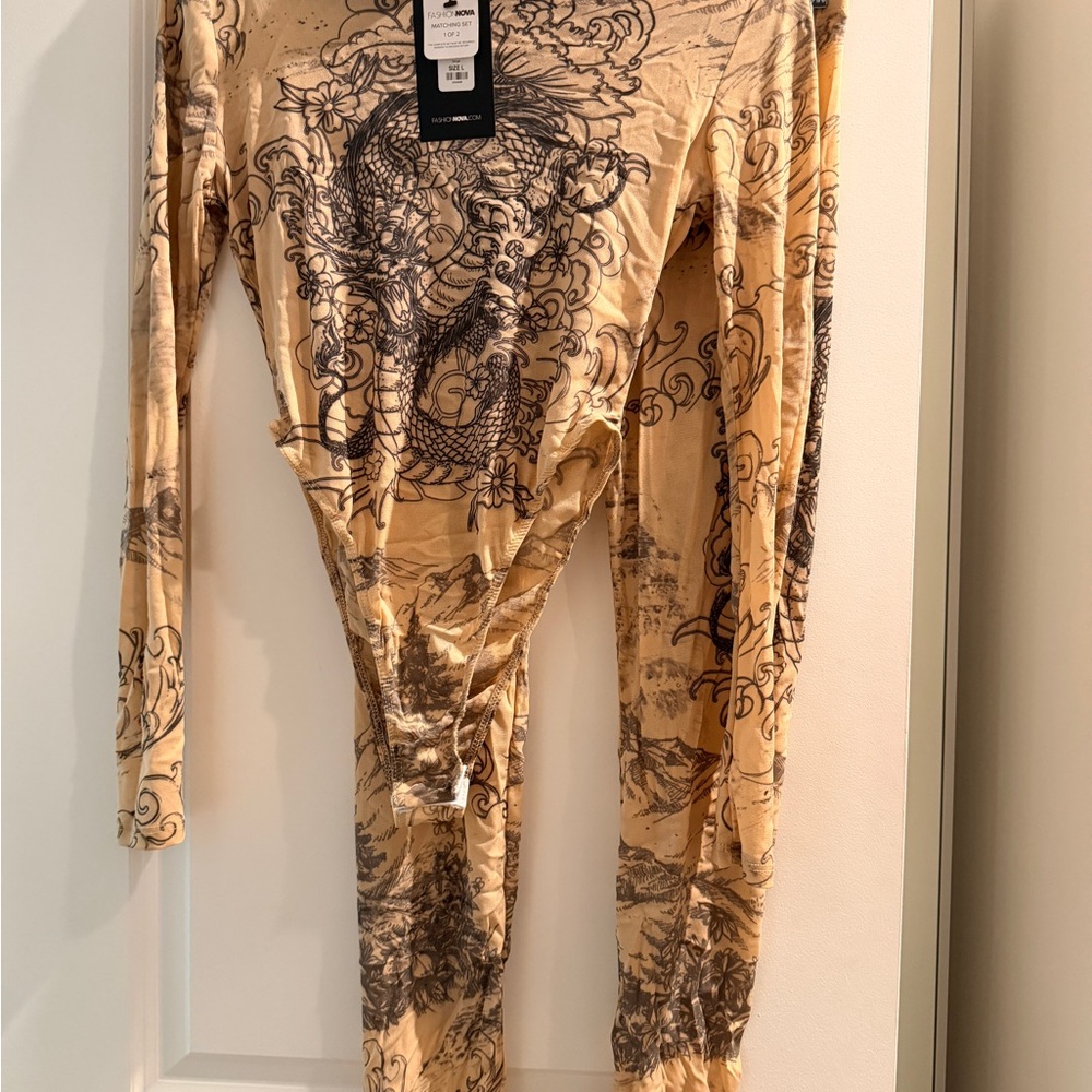 Fashion Nova Black and Cream Patterned Set - Picture 2 of 3